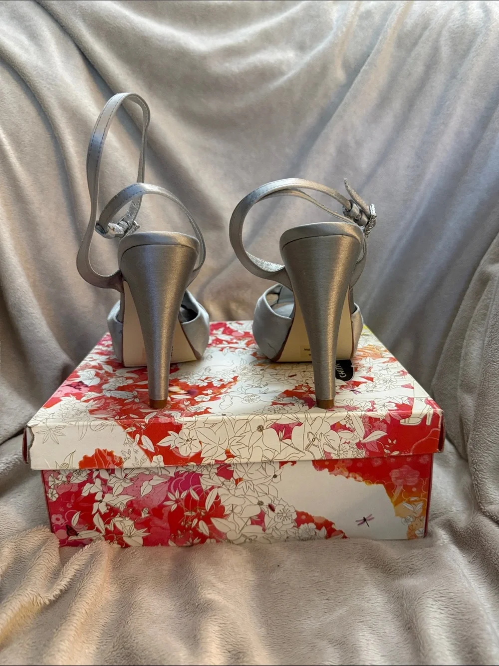 Chinese Laundry Silver Satin Knotted Platform Heels